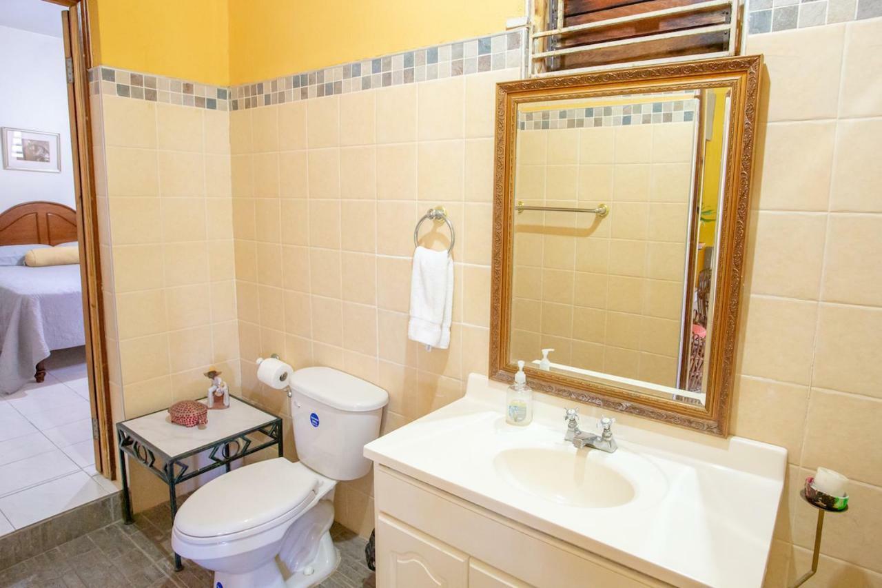 2 Bedroom On Private Estate Kingston Esterno foto