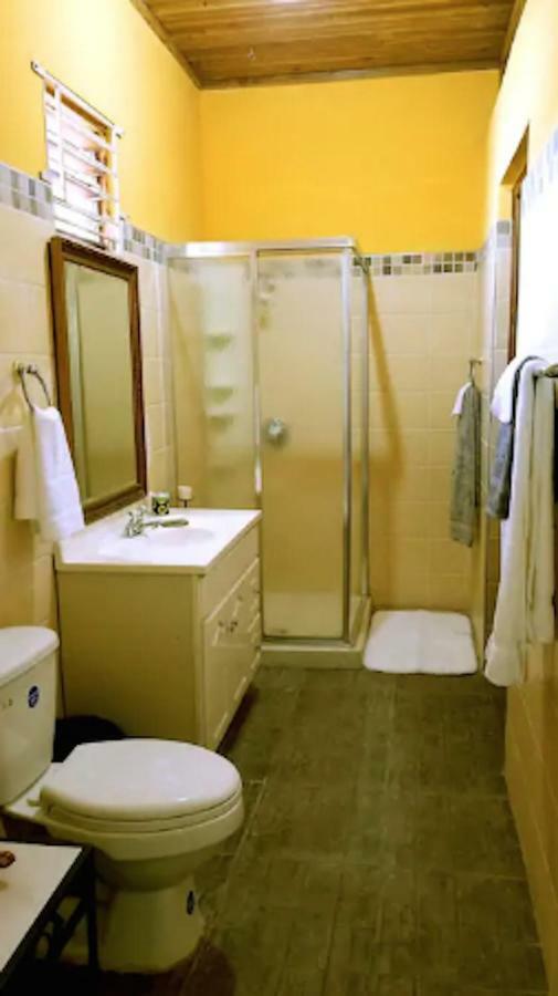 2 Bedroom On Private Estate Kingston Esterno foto